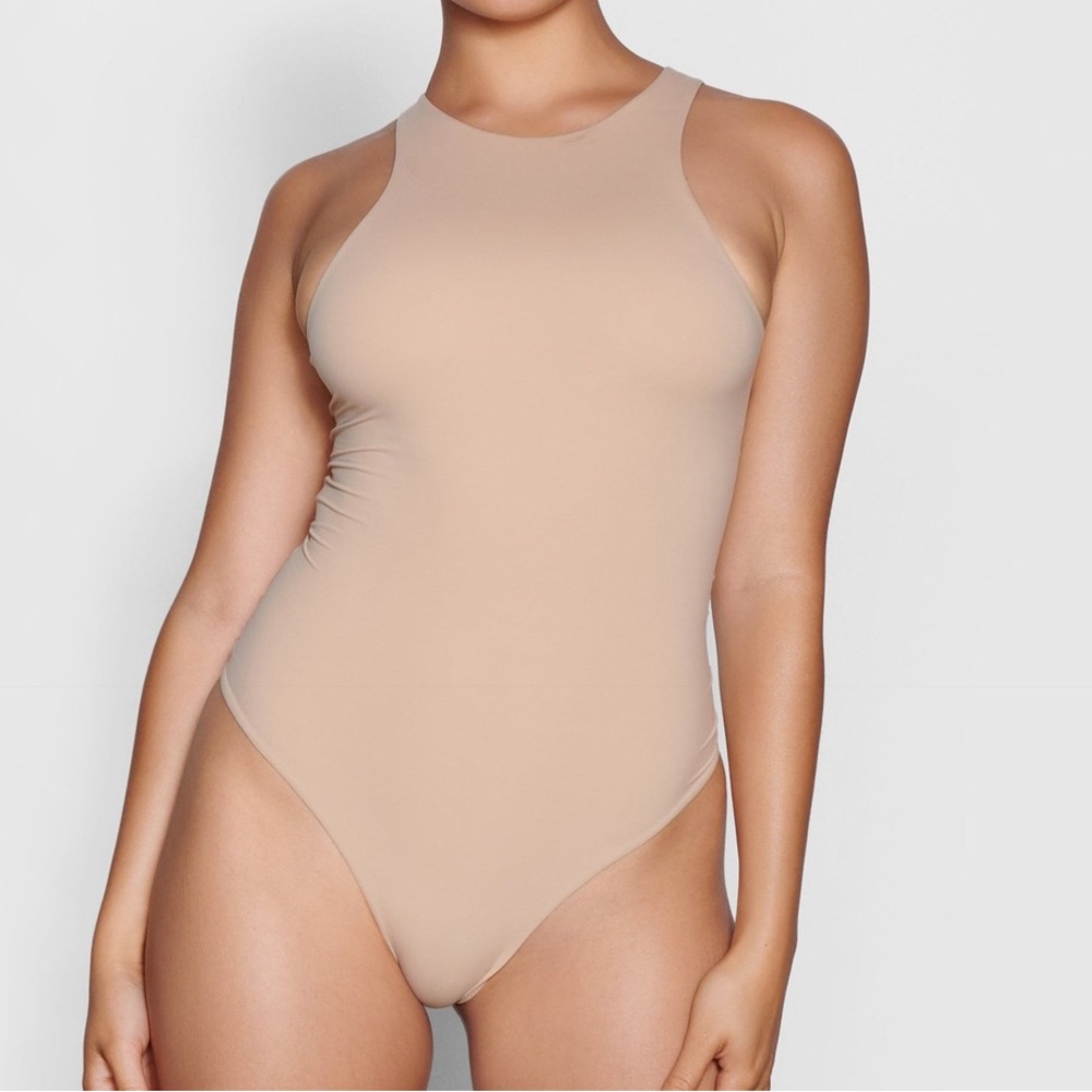 SKIMS FITS EVERYBODY HIGH NECK BODYSUIT / SIZE SMALL